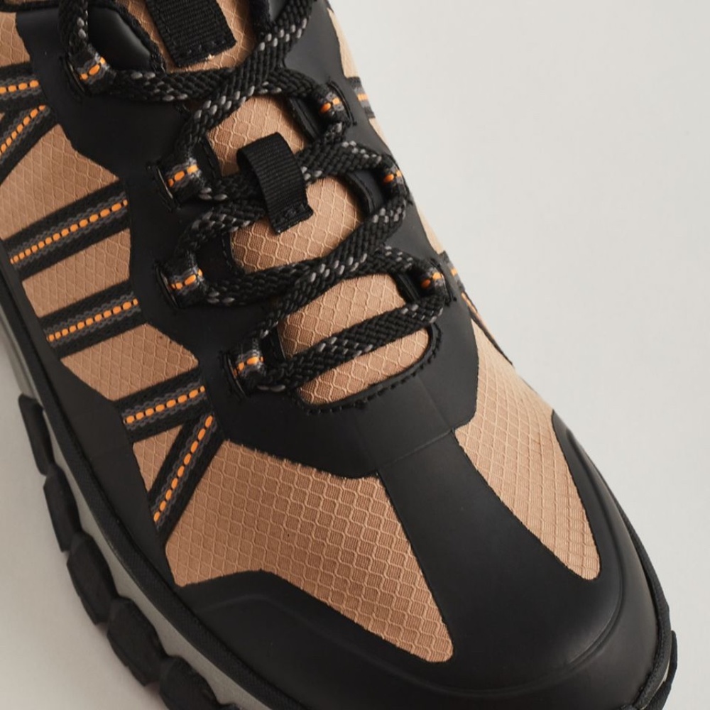 NEW IN BOX Bass Trek Peak Webbing Hiker Sneaker - Picture 2 of 4